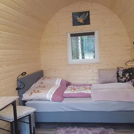 Glamping Pod Im Wald Parque de Campismo *